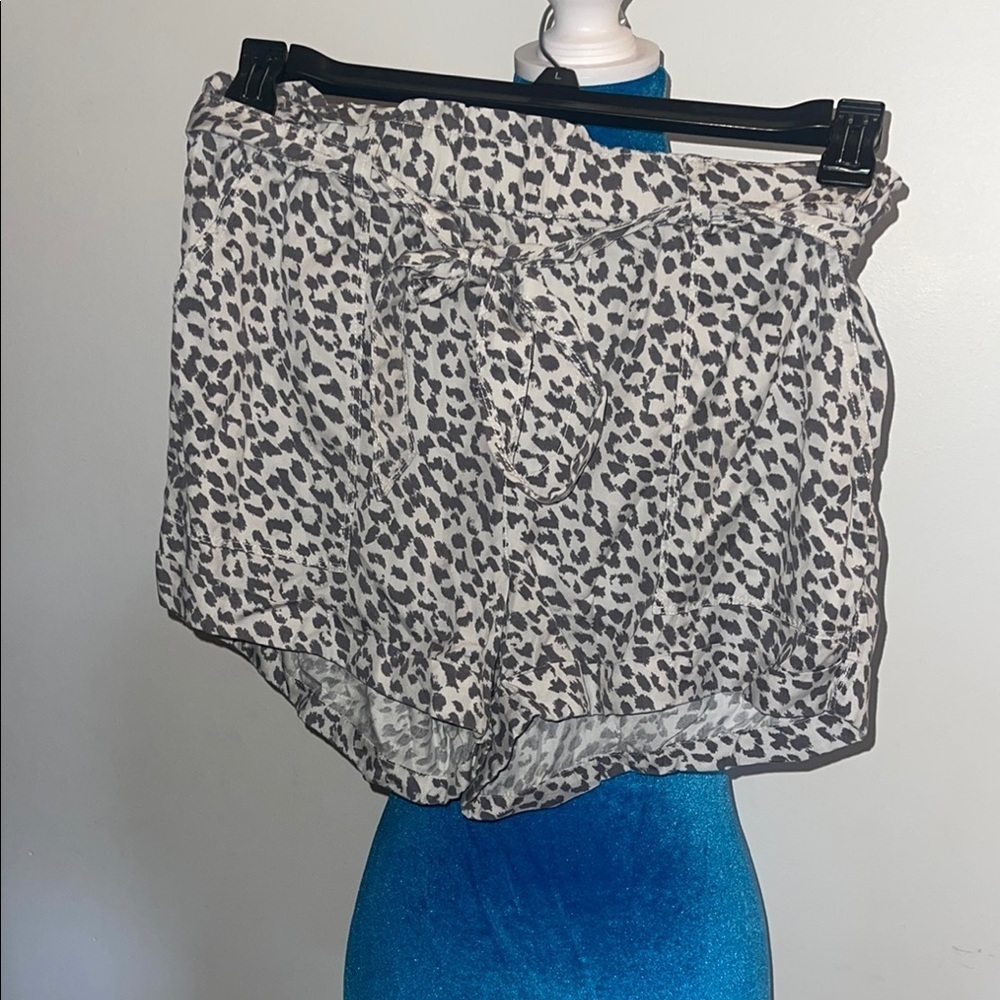 Aerie Gray and White Leopard Print Women Shorts